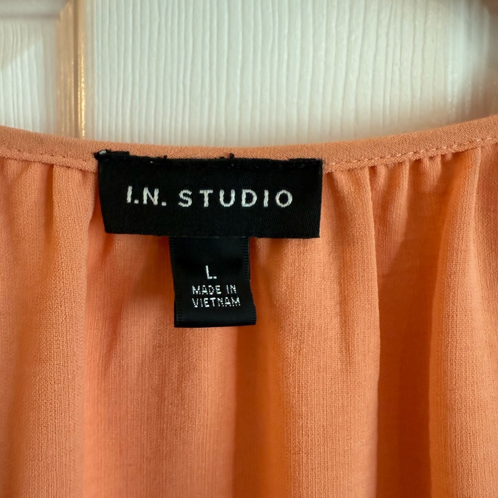 I.N. Studio Coral Off-Shoulder Buttoned Blouse - Picture 4 of 6